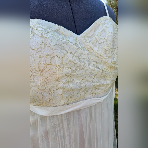 White Bridal Formal Gown - Picture 2 of 14